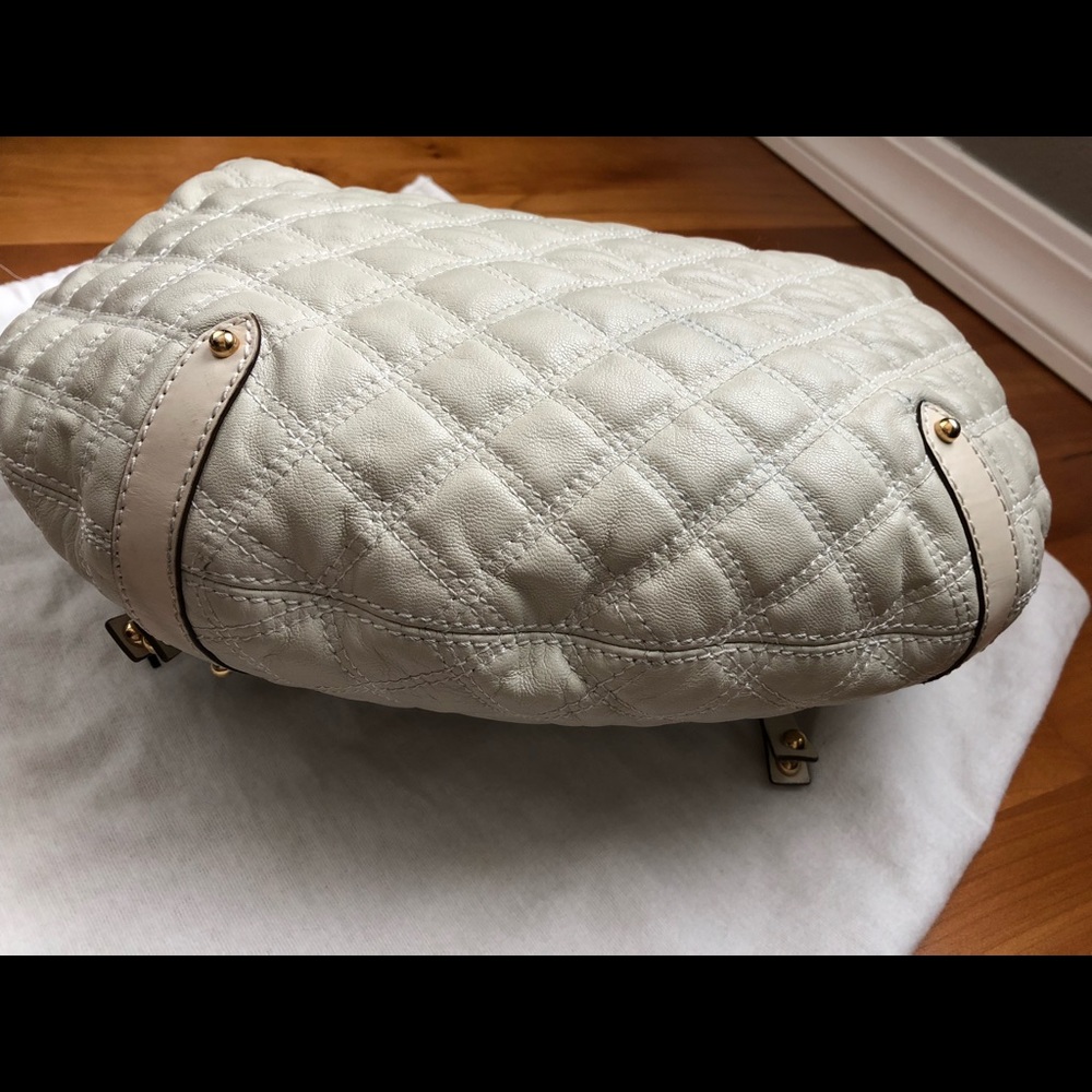 Authentic Marc Jacobs Quilted Leather Hobo Handbag - Picture 3 of 8